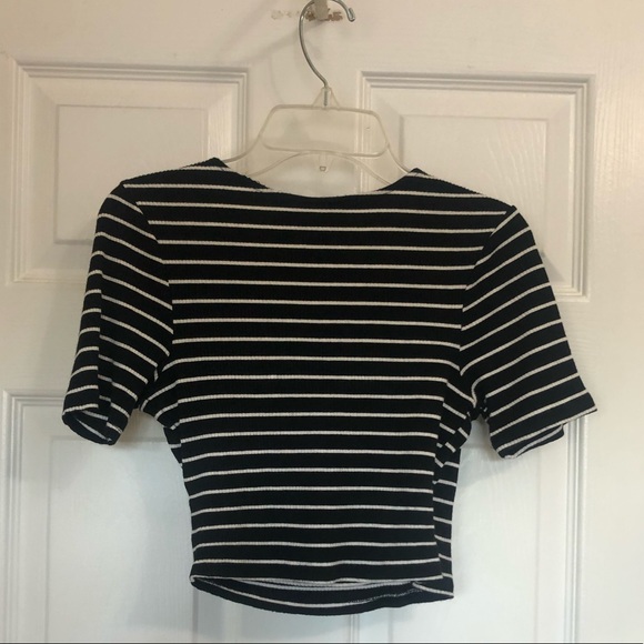 Black & white striped crop top! Very high quality! - Picture 2 of 3